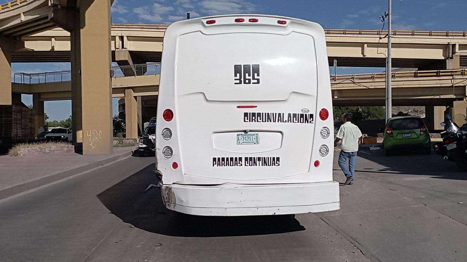 Triple Choque Genera Caos Vial En La Lombardo Toledano Norte De Chihuahua