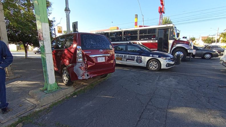 Genera Triple Choque Caos Vial En La Avenida Independencia Norte De