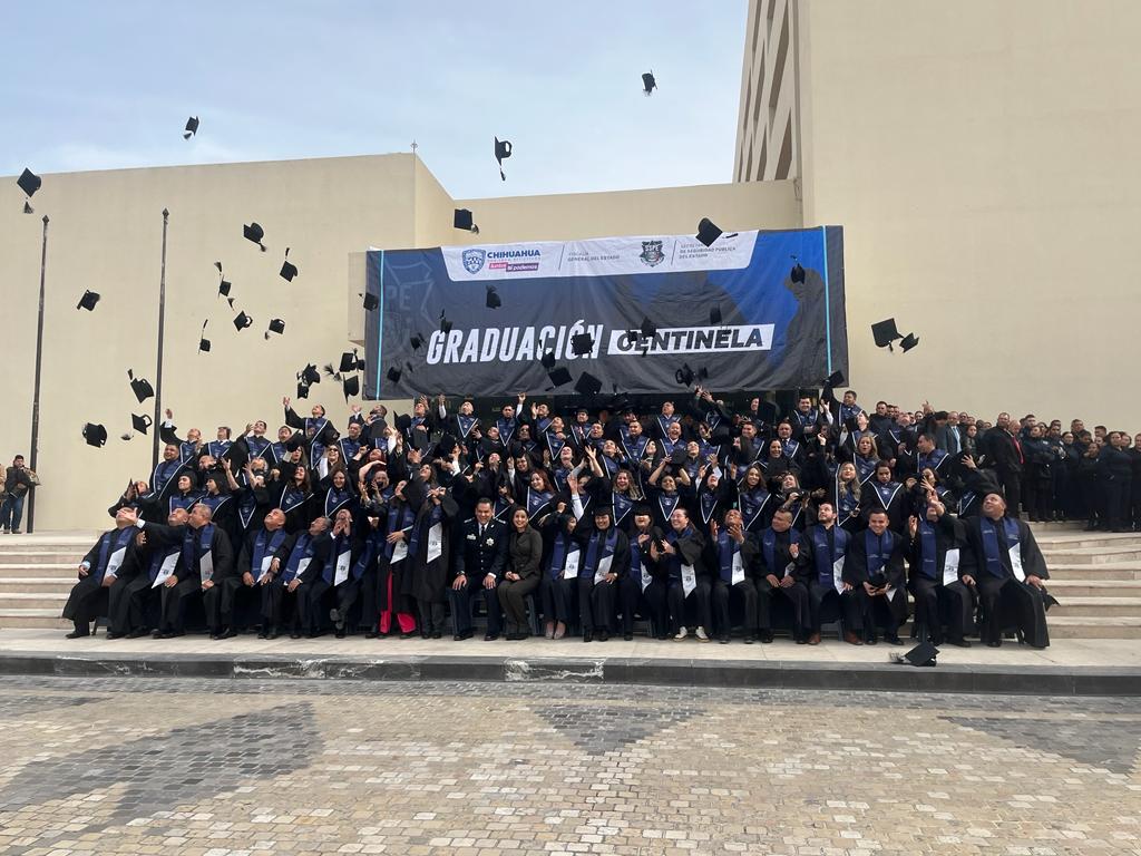 Se gradúan 600 elementos de la Academia de Policía - Norte De Chihuahua