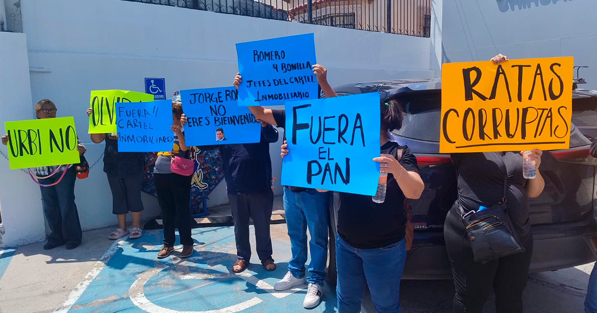Protestan en sede del PAN contra alcalde Bonilla - Norte De Chihuahua